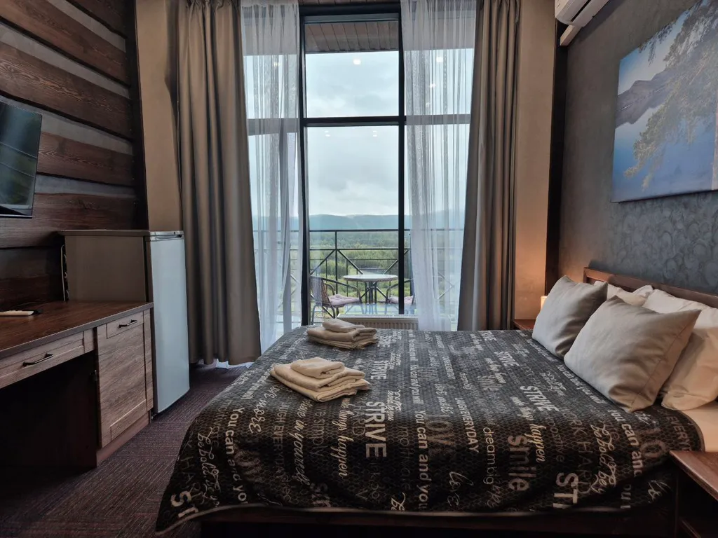 Захватывающий вид, панорамные окна и высокие потолки