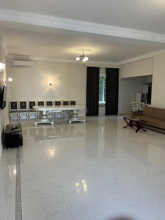 Дом-вилла с бассейном