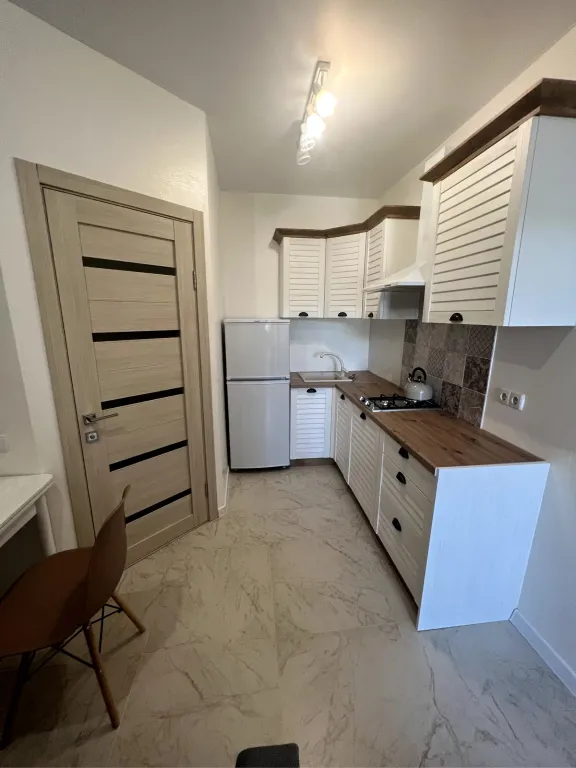 Дом с тремя апартаментами с видом на горы и море