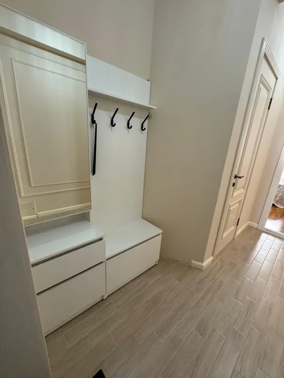 Уютная евродвушка с новым ремонтом на первой береговой линии