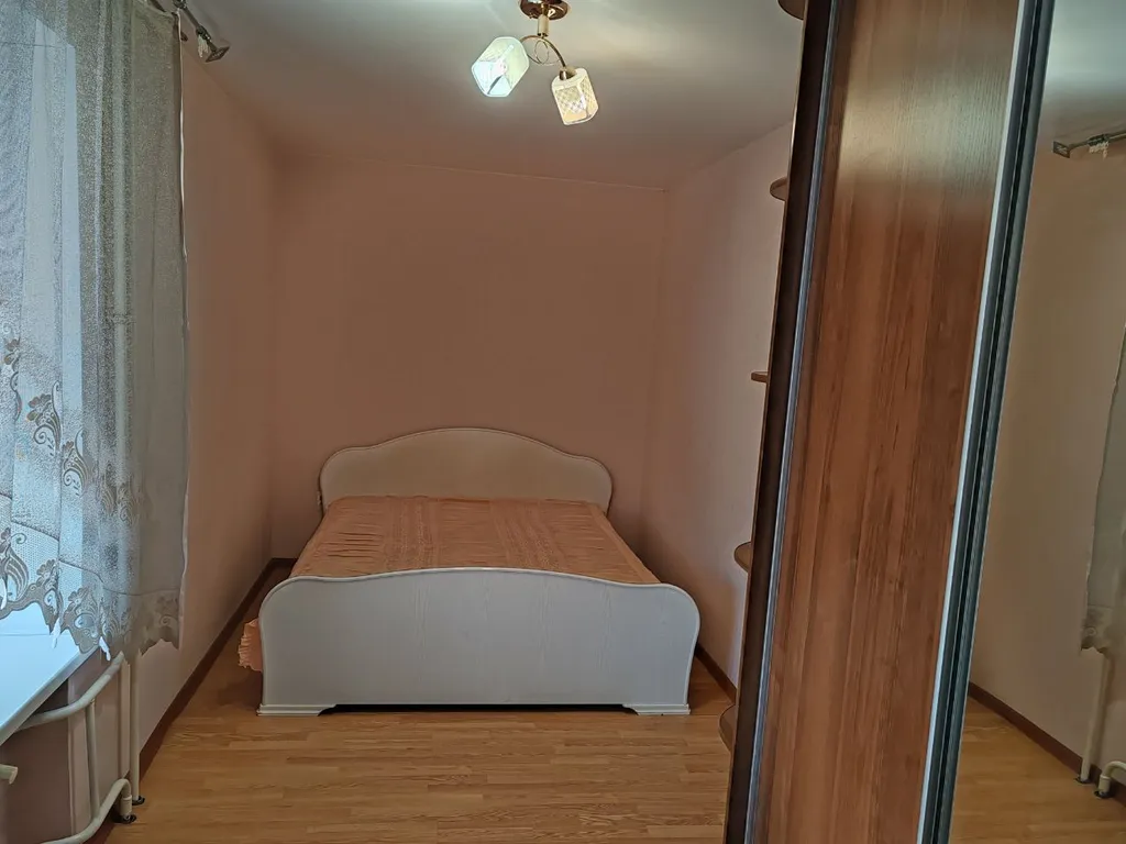 Евродвушка в доме с огороженной территорией в центре города