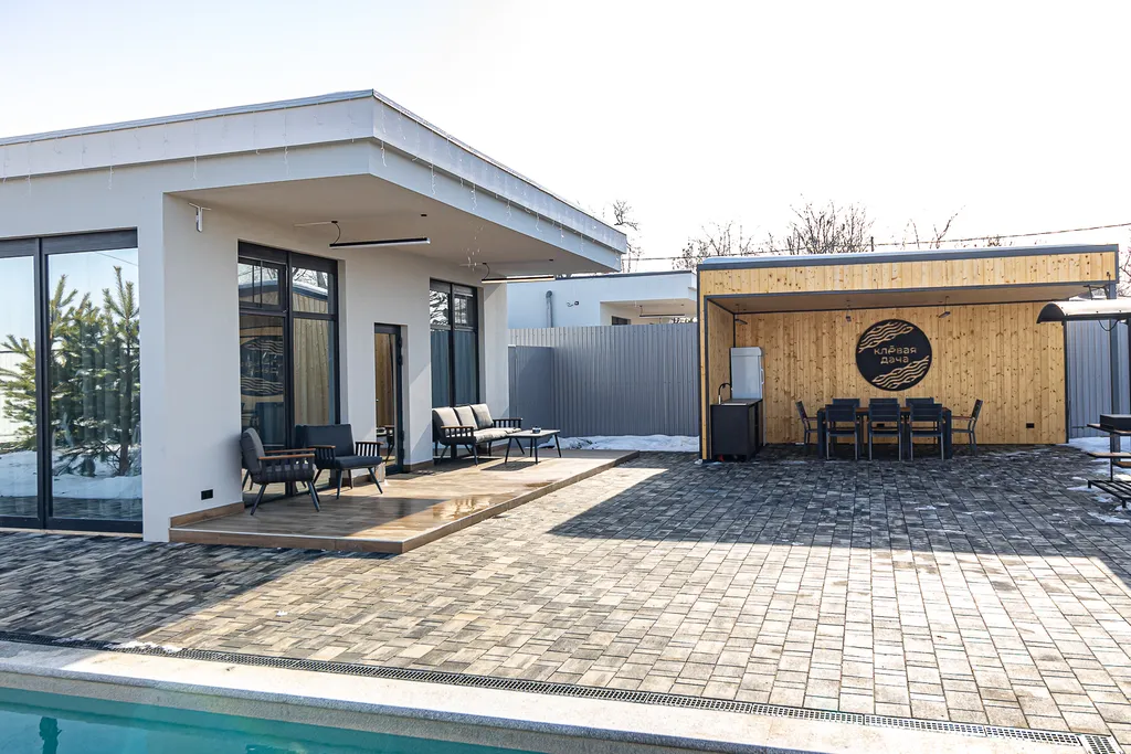 Уютный дом с баней и теплым бассейном