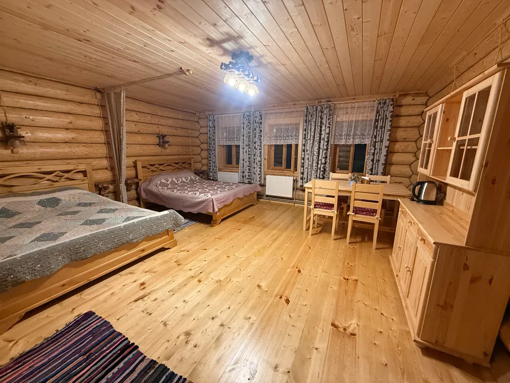 Русская  ИЗБА на берегу реки