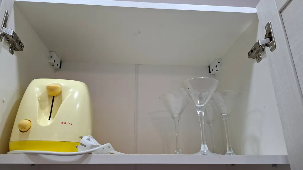 Квартира с большой кухней гостинной, вид из окна на Москву