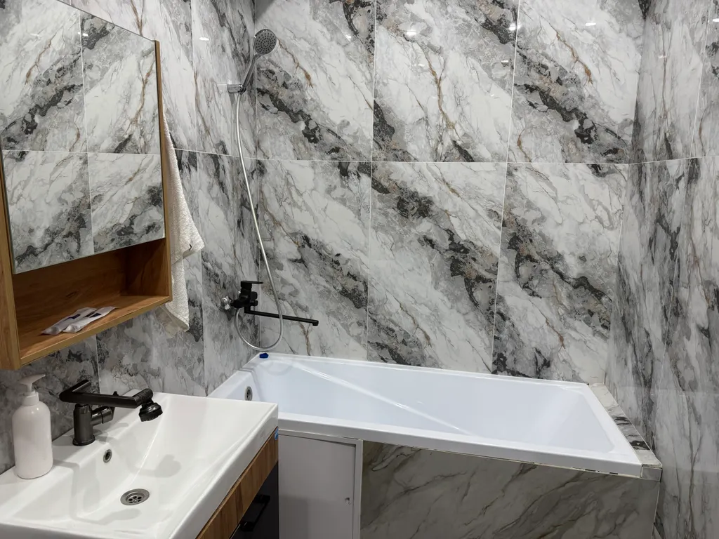 Просторная ванная, удобное спальное место, полный комфорт