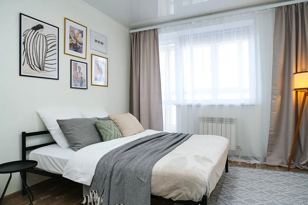 Комфортная квартира в тихом районе — аренда посуточно в Омск