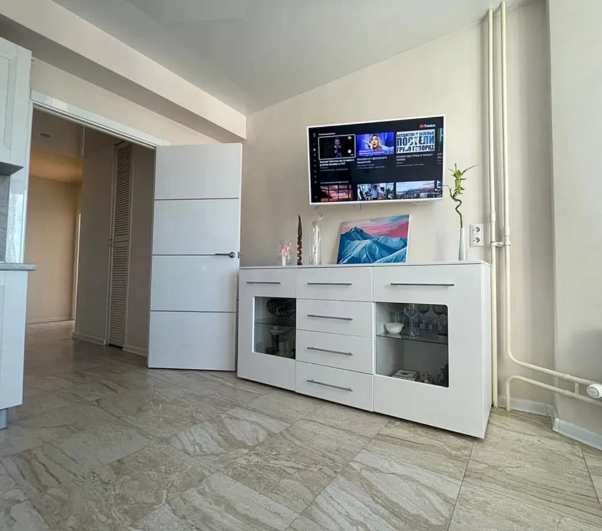 Комната для женщины или девушки рядом с метро