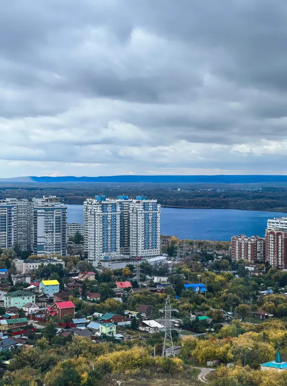 Студия с видом на Волгу