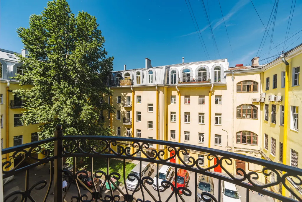 Квартира Квартира Deluxe Yellow Yard с балконом и парковкой в самом центре — Санкт-Петербург