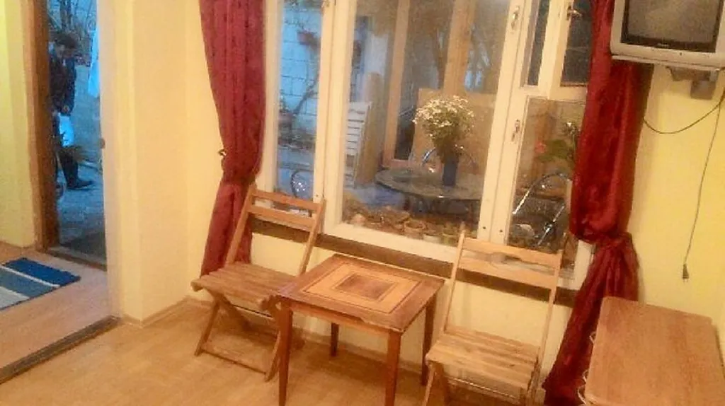 Домик в цветах