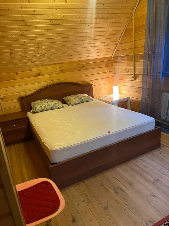 Дом для отдыха на лесной опушке с баней