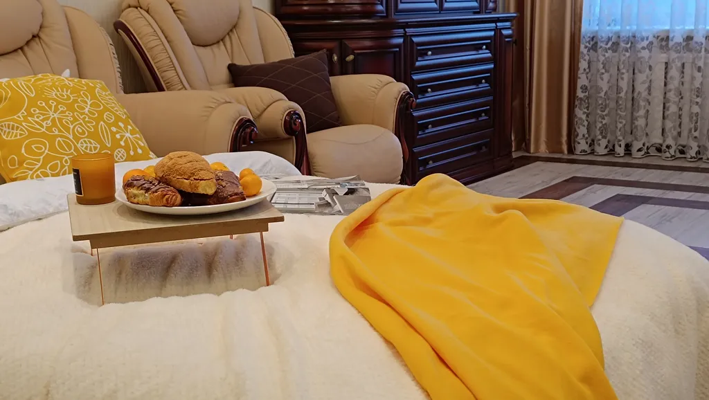 Квартира с камином и большой столовой комфорт-класса