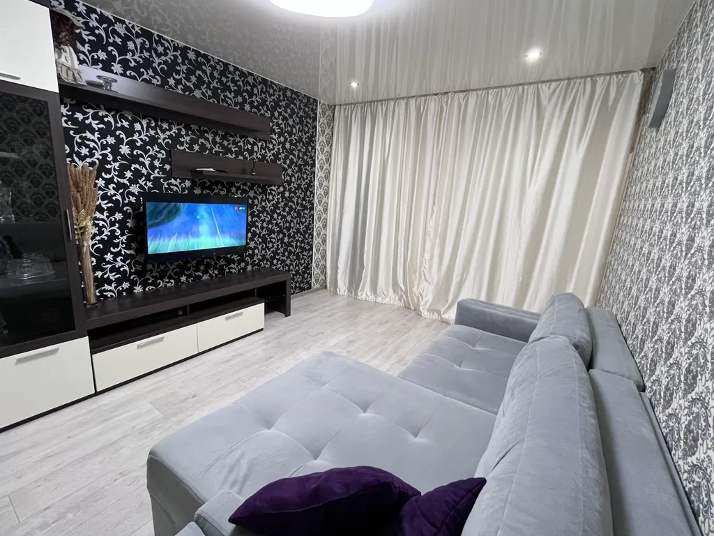 Двухкомнатная квартира около городских прудов