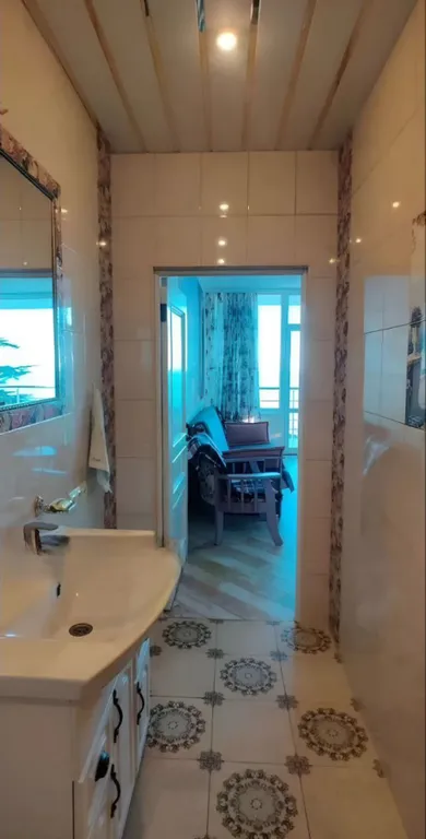 Люкс с видом на море и отдельной спальней 302