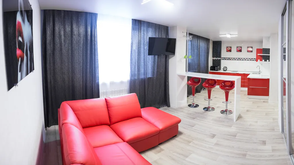 Новая, уютная студия с необычным дизайнерским ремонтом