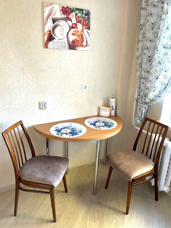 Квартира Уютная светлая двухкомнатная квартира — Омск