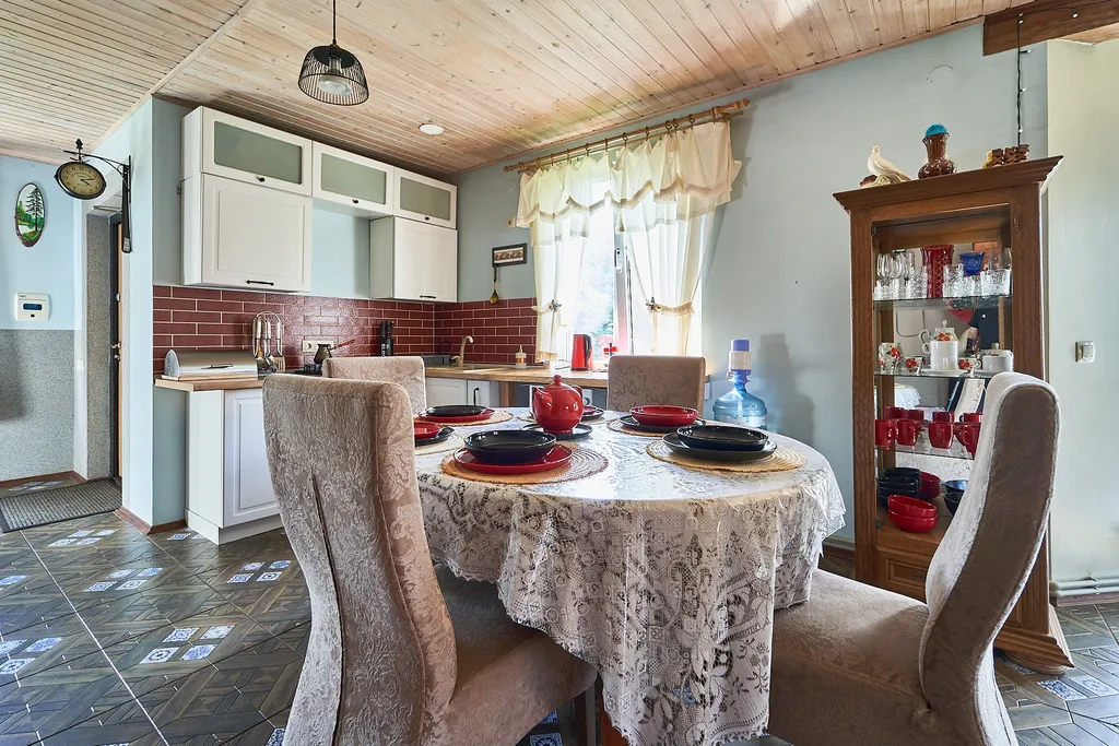 Хутор Избушка на опушке леса, возле реки