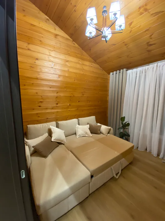 Современный барнхаус у леса рядом с городом