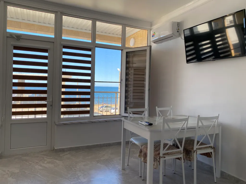 Уютный дом на берегу моря