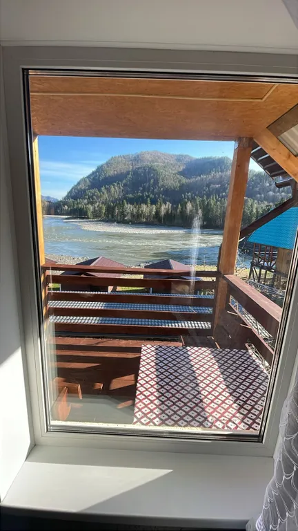 Дом с видом на реку Катунь