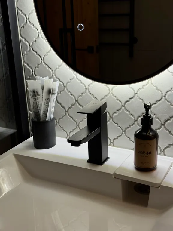 Уютный треугольный Ромашковый дом.