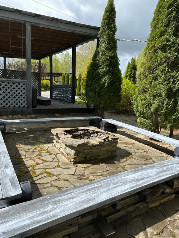 Коттедж Дом на берегу пруда — Бор