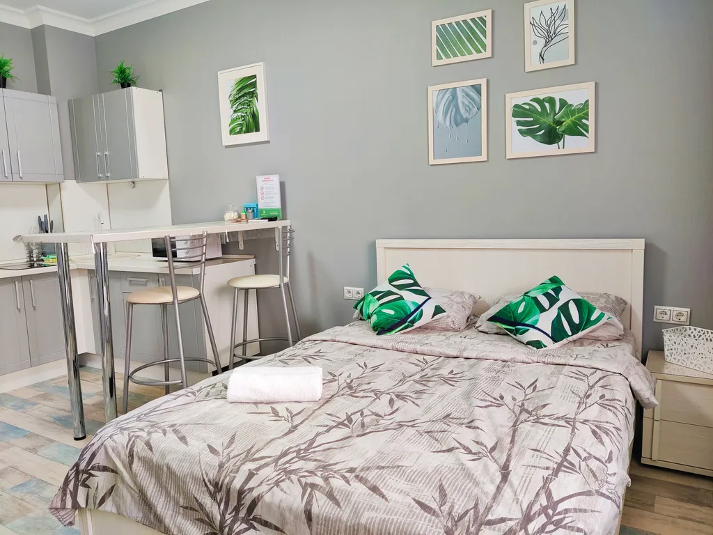 Красивая квартира-студия недалеко от ТРЦ Аура