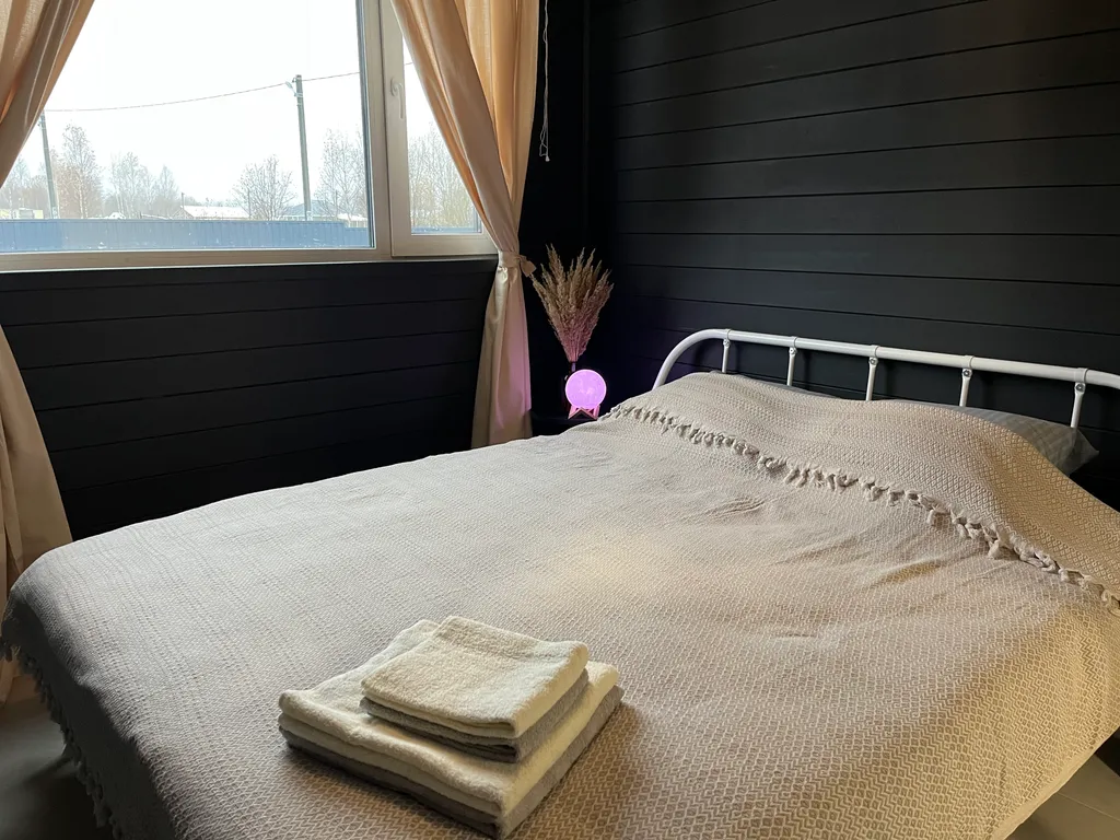 Стильный Барнхаус в окружении леса с сауной и сибирским банным чаном