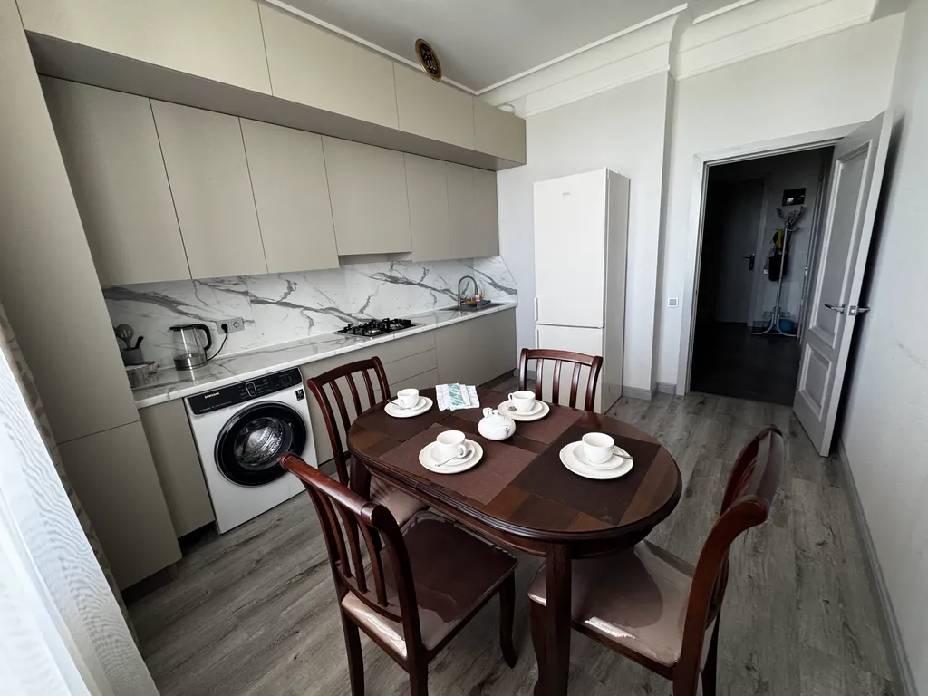 Уютная квартира в центре города, с изумительным видом на море