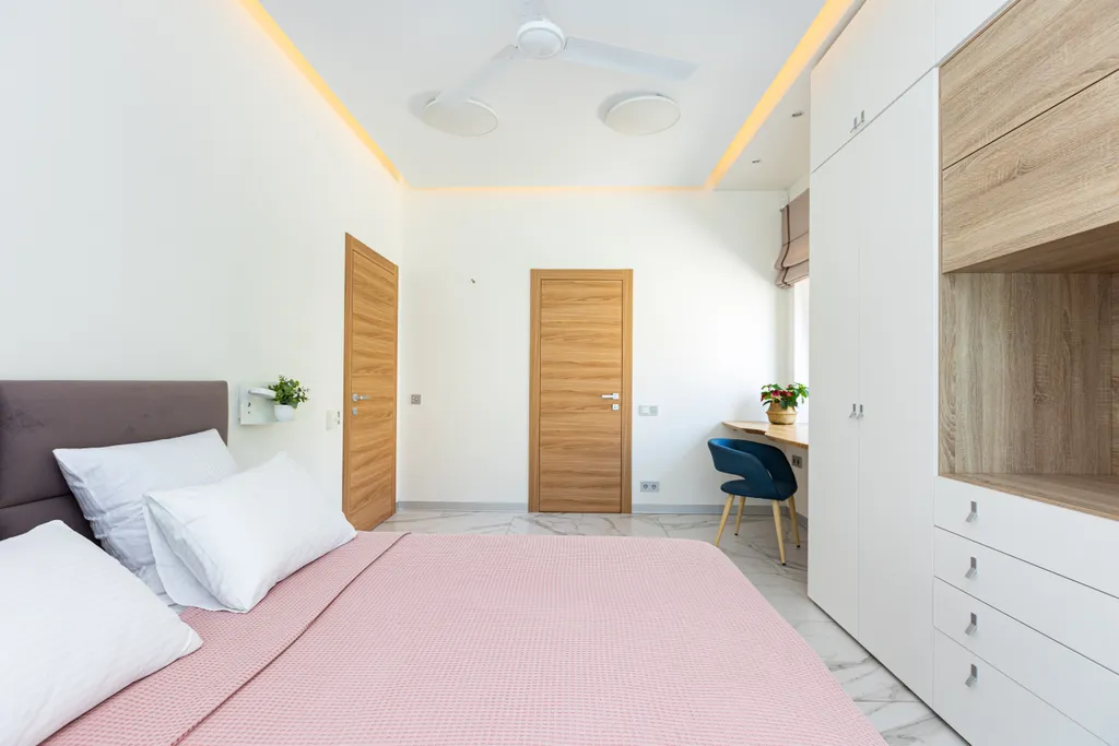 Просторная квартира с живым камином и видом на горы