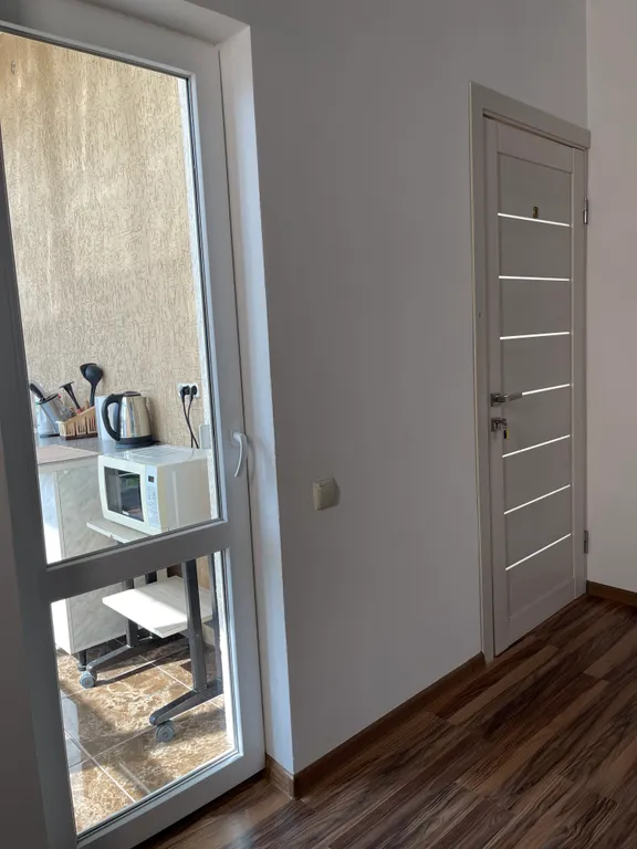 Четырёхместный номер люкс с балконом С видом на город и горы