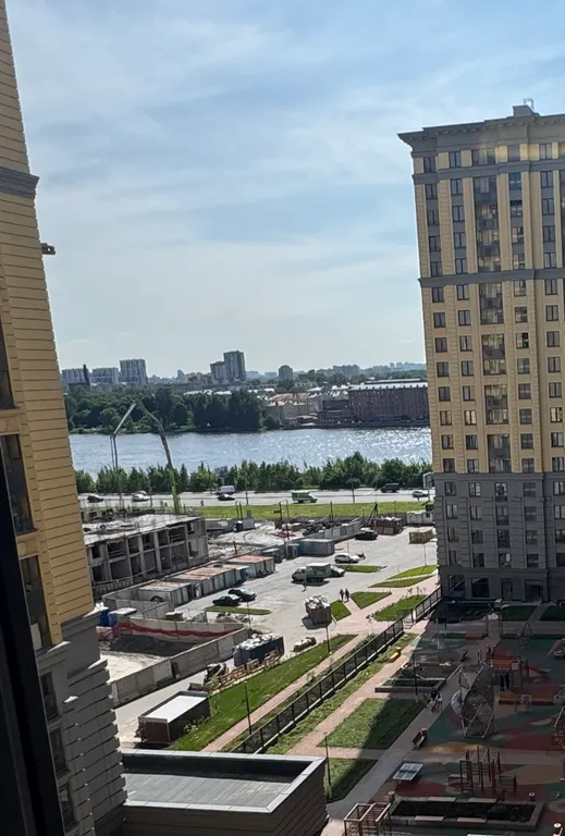 Студия с кондиционером и видом на Неву