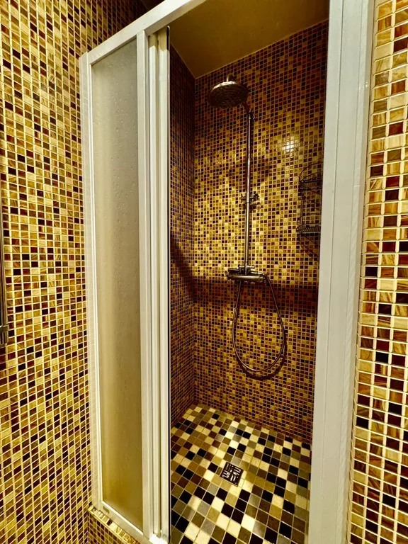 Студия с панорамным видом на реку в центре