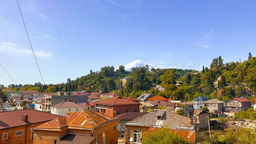 Светлая и просторная квартира в центре города Сухум