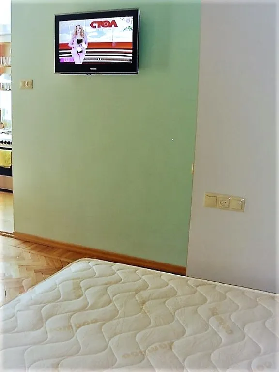 Тихая квартира с балконом в лес