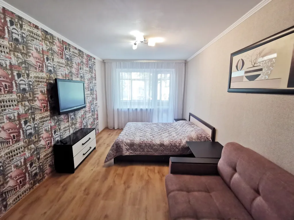 Просторная 2-комнатная квартира в районе Старый Аэродром — аренда посуточно в Гомель