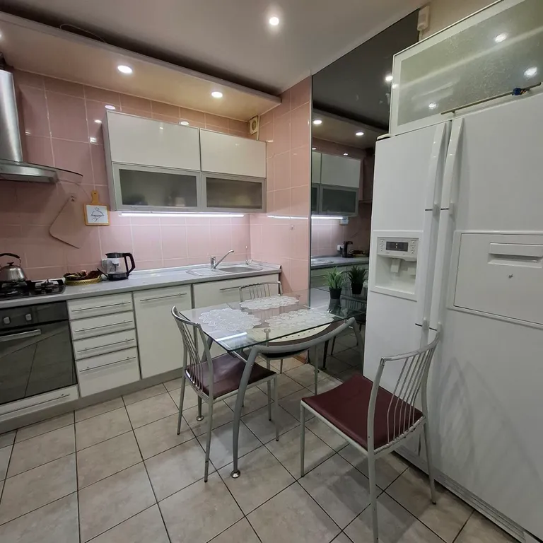 Уютная квартира в спокойном районе — идеальное сочетание комфорта и ую