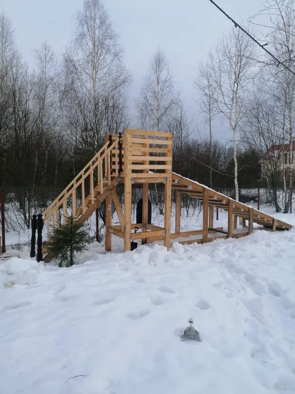 Дом в деревне с баней на дровах