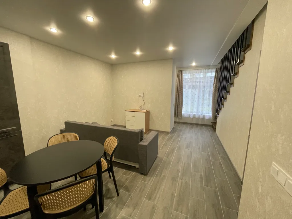 Новая, чистая двухуровневая квартира на берегу реки Волга