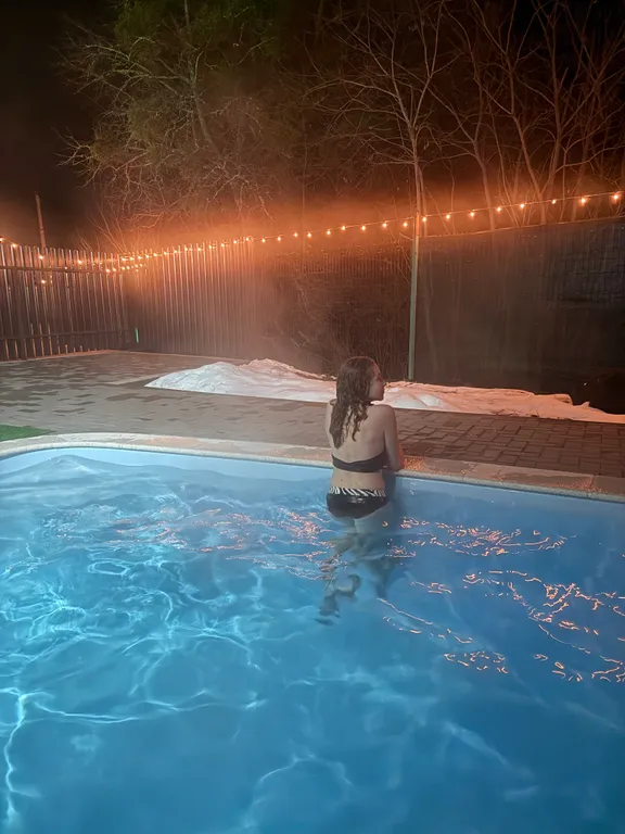 Домик для отдыха с банькой и теплым бассейном