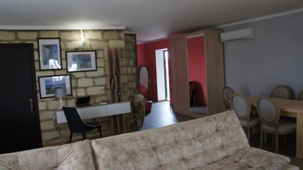 Квартира 3-комнатная Квартира — Кучугуры