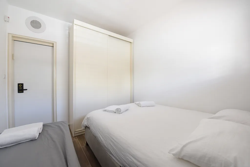 Квартира с частном бассейном