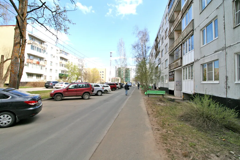 Квартира Теплая 2-комнатная квартира у поликлиники Мегаполис — Кириши