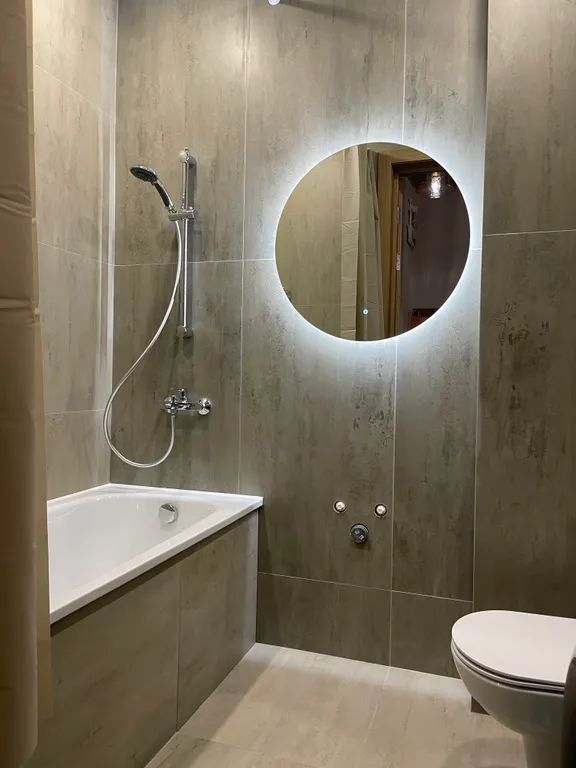 Просторная и светлая квартира с огромными окнами