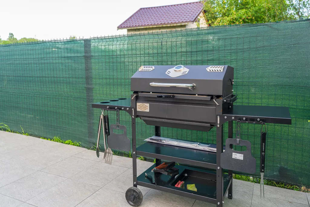 Дом с баней и бассейном