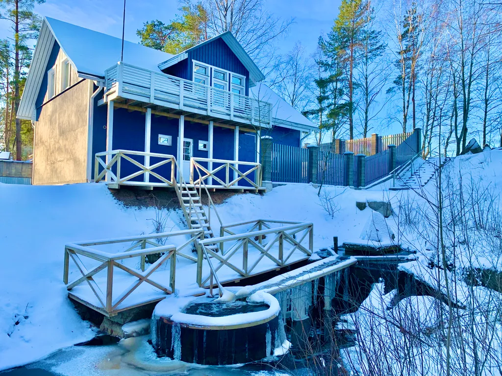 Коттедж на на берегу озера с банями и купелью — аренда посуточно в Медный Завод