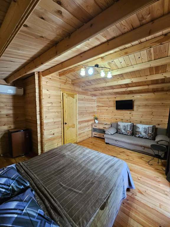 Коттедж Эко домик с парковкой рядом с горной рекой — Гагра