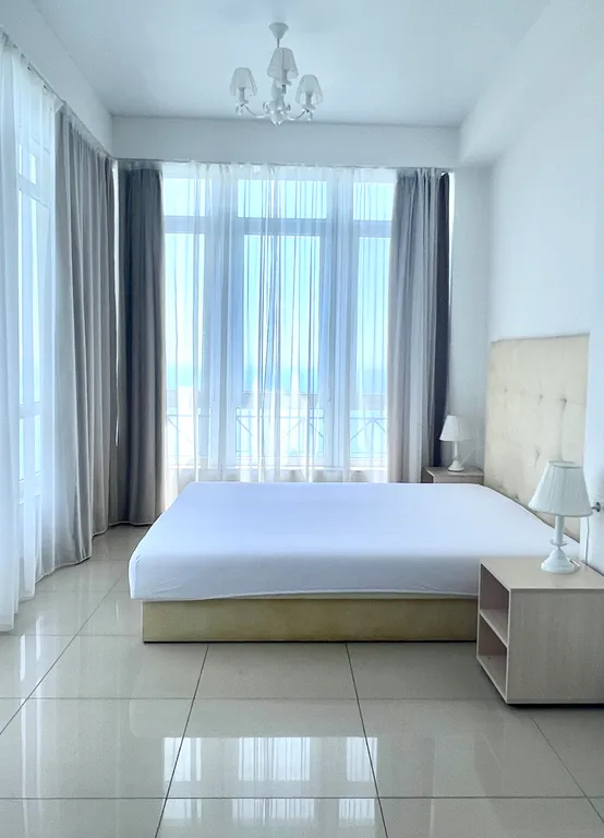 Большая трёхкомнатная квартира с видом на море и лес