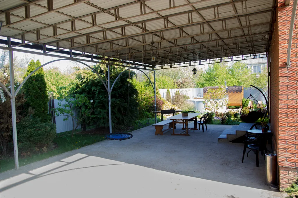 Коттедж Дом с баней, бассейном и тёплой купелью — Ленина