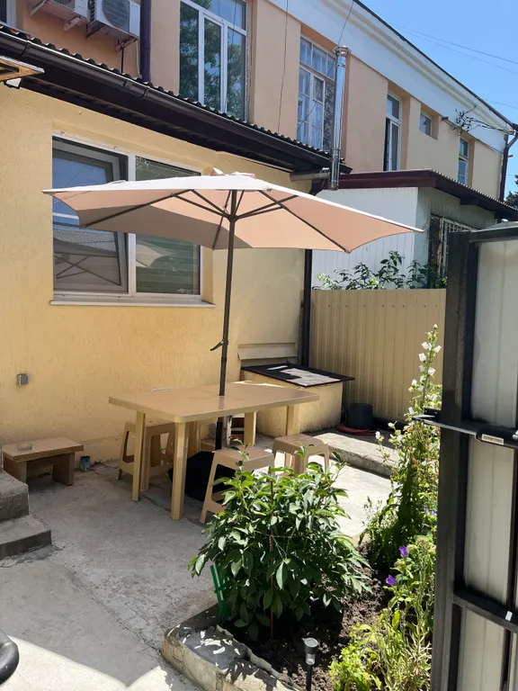 Квартира в центре города с собственным двориком и отдельным входом